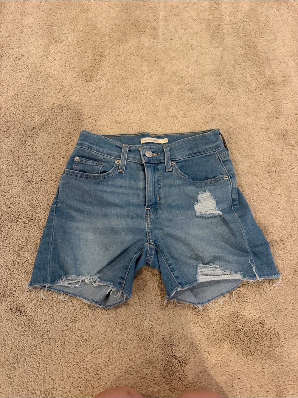 Levi's Light Blue Denim Frayed Hem Shorts - Mid Length in I’m Just a fan - Picture 2 of 3